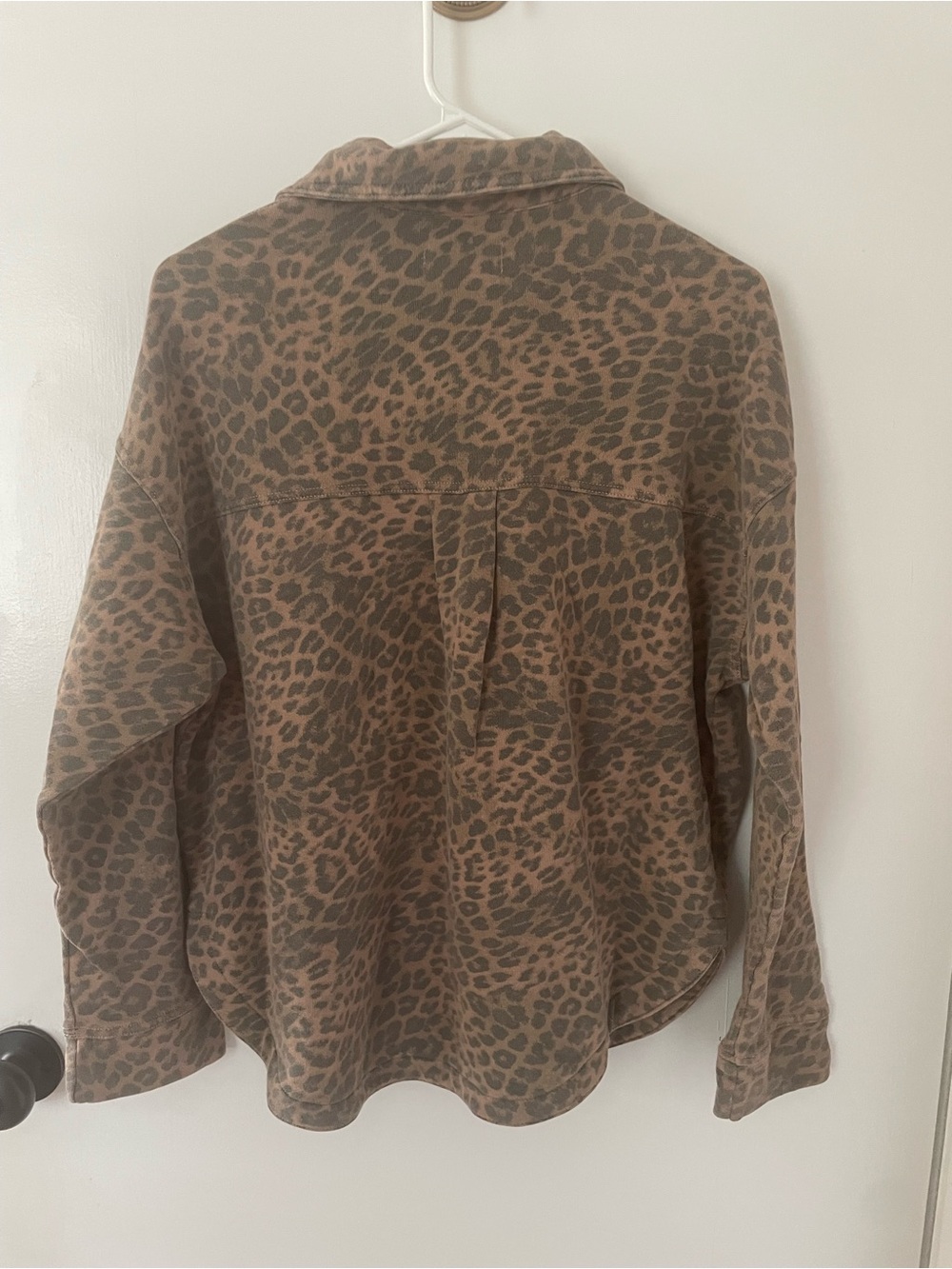 Z Supply XS Oversized Leopard Print Button-Down All Day Knit Denim Jacket NWT - Picture 5 of 7